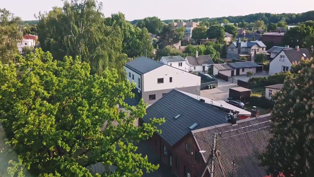Sodų g. 4 pastatas ir aplinkinės gatvės iš viršaus